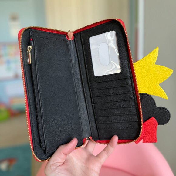 NWOT Loungefly Disney Alice in Wonderland Queen of Hearts Clutch Wallet - Picture 4 of 8